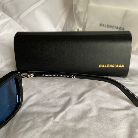 BALENCIAGA SS17 RUNWAY Black Cat Eye Sunglasses - Picture 2 of 8